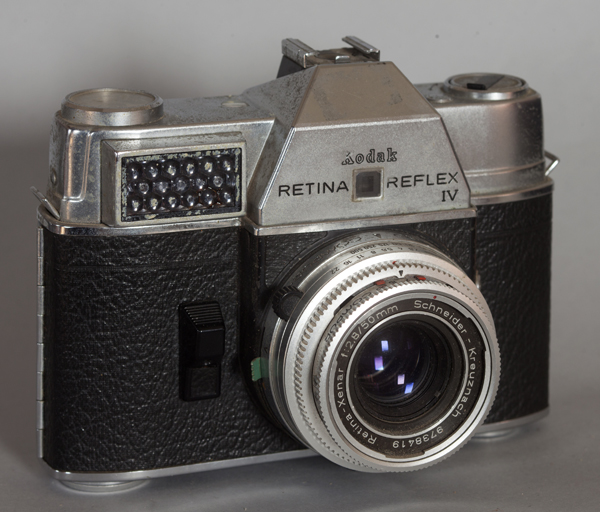 File:PM 110134 E Antique Photo camera.jpg
