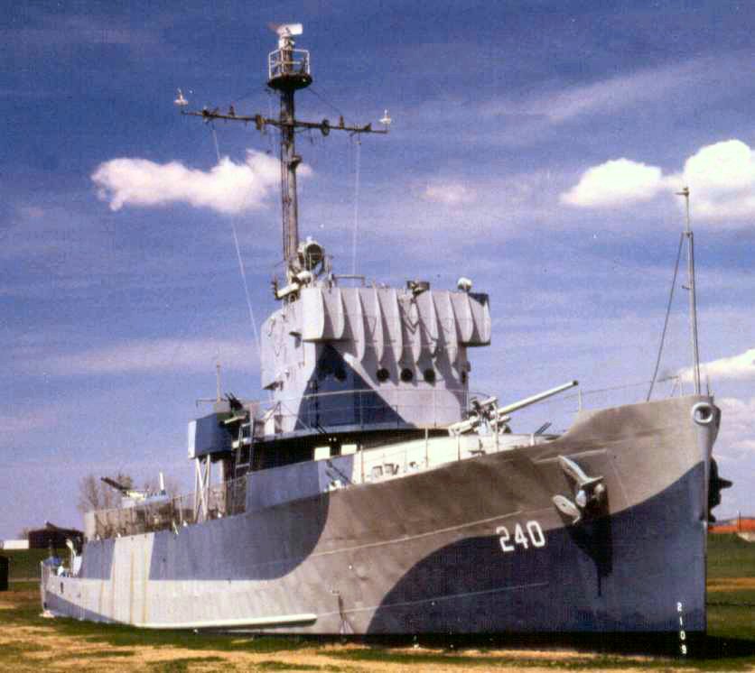 File:USS Hazard AM-240.jpg