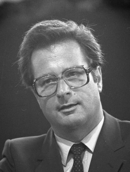 File:Bundesarchiv B 145 Bild-F063645-0024, Pullach, Besuch Carstens beim BND (cropped).jpg