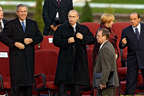 File:Vladimir Putin in Saint Petersburg-56.jpg