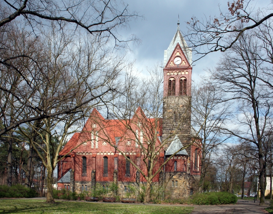 File:Friedenskirche SW.jpg
