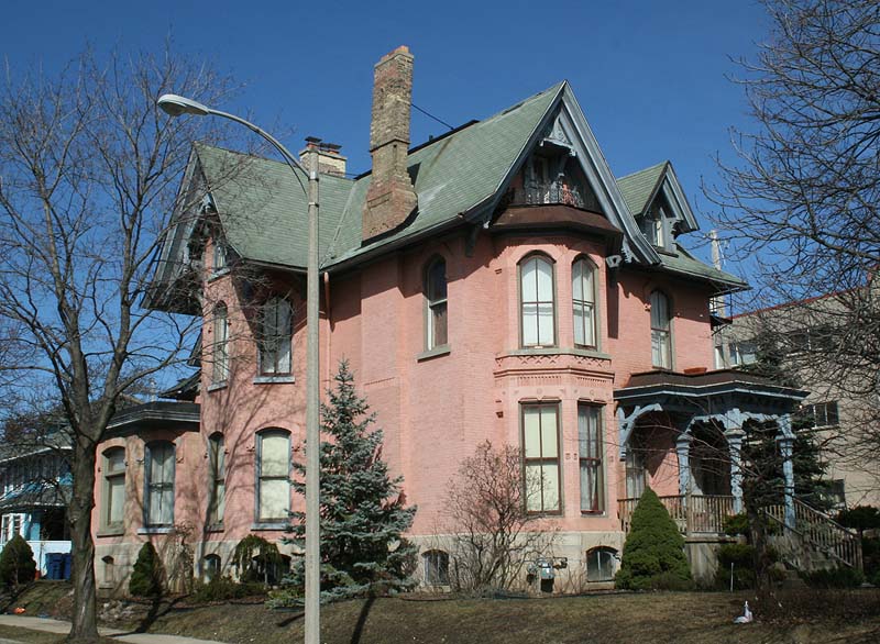 File:Harry Walker House Milw Mar10.jpg