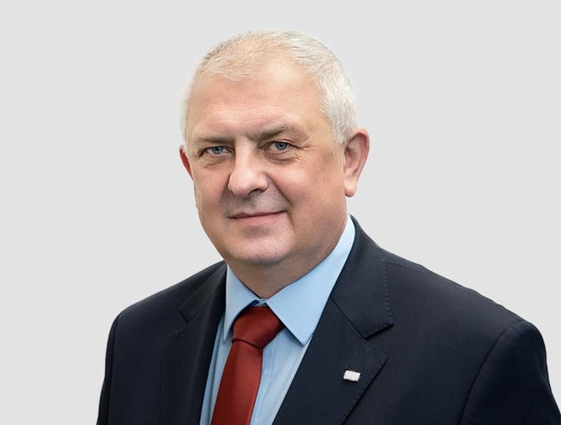 File:Grzegorz Piechowiak.jpg