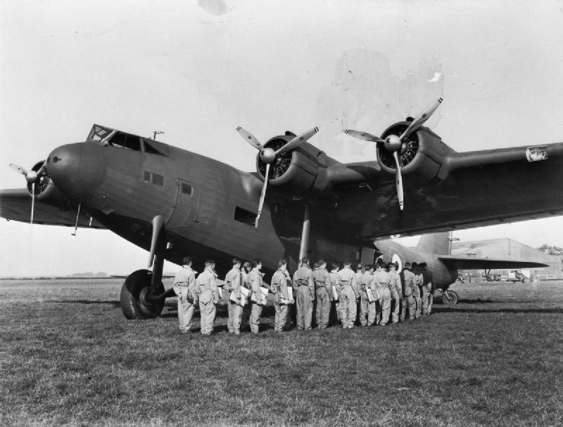 File:The Royal Air Force Training Command, 1939-1940. C734.jpg