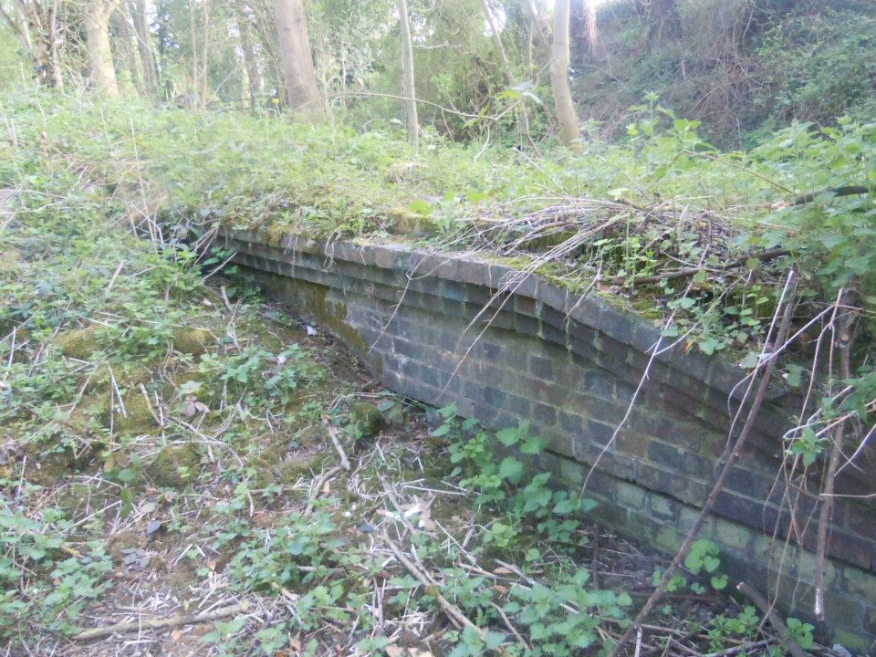 File:Byfield platform remains.jpg