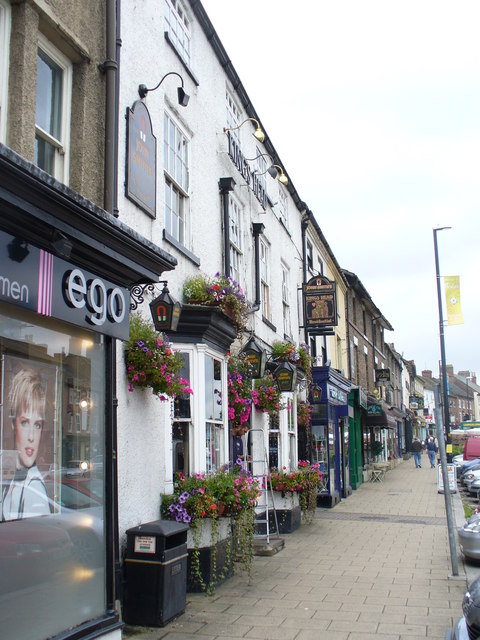 File:King's Head, Bedale - geograph.org.uk - 1452755.jpg
