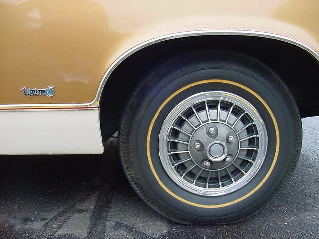 File:1967 AMC Marlin two-door fastback sungold and white-Turbocast.jpg