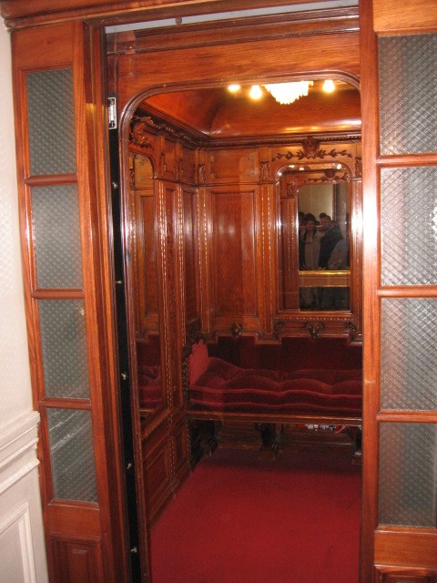 File:Ascensor presidencial.JPG