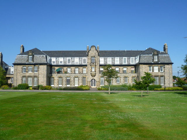 File:Former Darroch House, East Suffolk Road - geograph.org.uk - 2492185.jpg