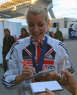 File:BeckyLyne.jpg