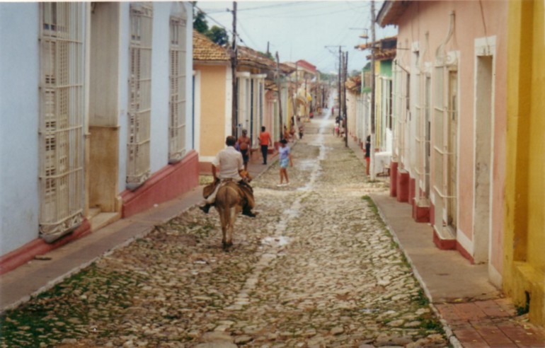 File:TrinidadCuba.jpg