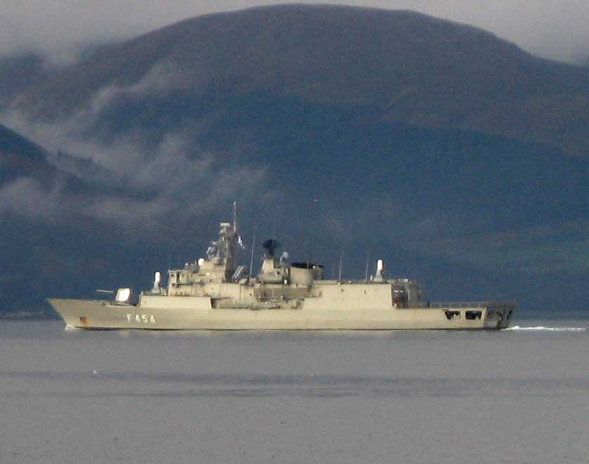 File:HS Psara (F 454) 23 10 06 1138.jpg