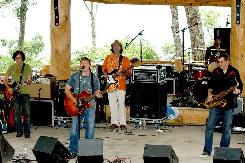 File:Lineup of Edwin McCain Band as of 07 July 2007.jpg