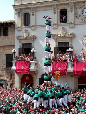 File:1era torre de 9 amb folre carregada de la història.jpg