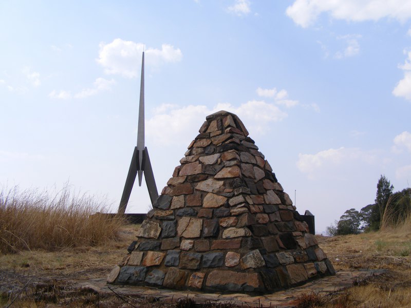 File:BergEnDalMemorial.JPG