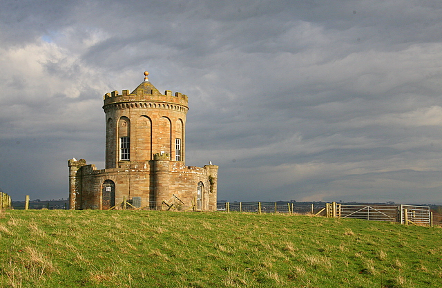 File:Oswald's Temple, Auchincruive - geograph.org.uk - 1149431.jpg