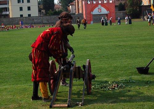 File:Palio-di-castellanza-la-gara-250475 09.jpg