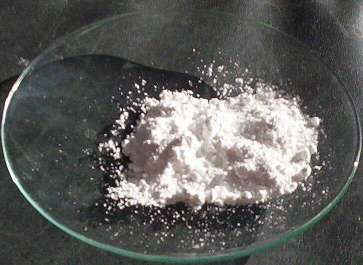 File:Titanium(IV) oxide.jpg