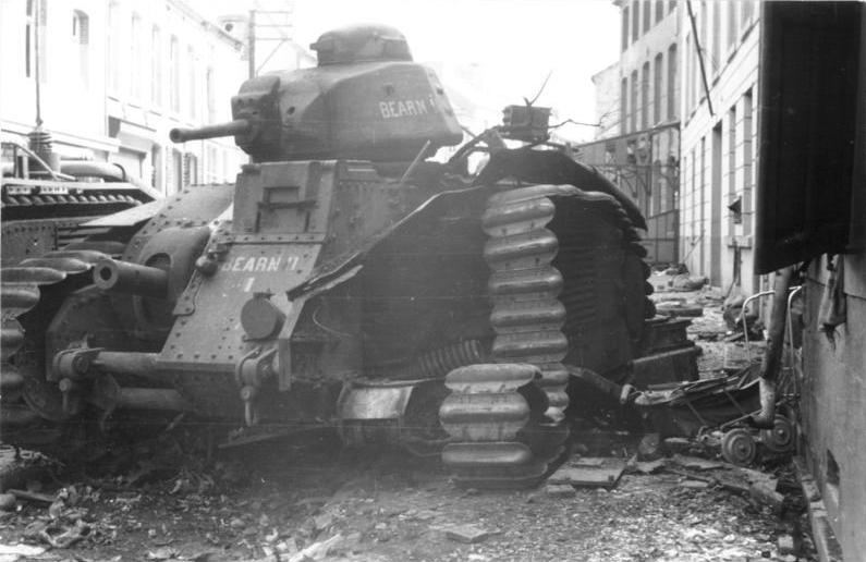 File:Bundesarchiv Bild 101I-125-0277-09, Im Westen, zerstörter französischer Panzer Char B1.jpg