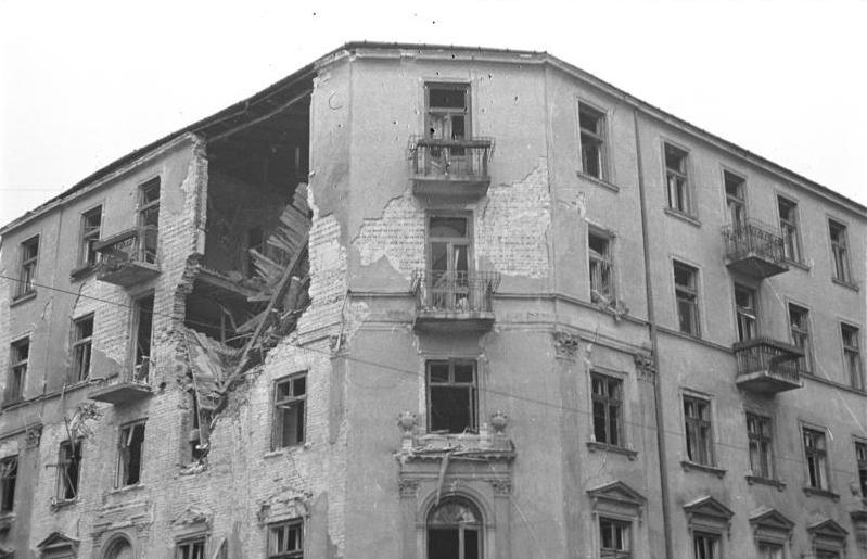 File:Bundesarchiv Bild 101I-001-0285-05A, Warschau, beschädigtes Gebäude.jpg