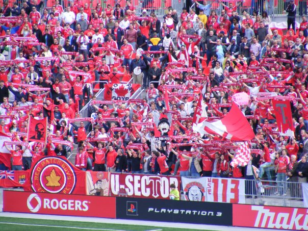File:TorontoFCFans.jpg