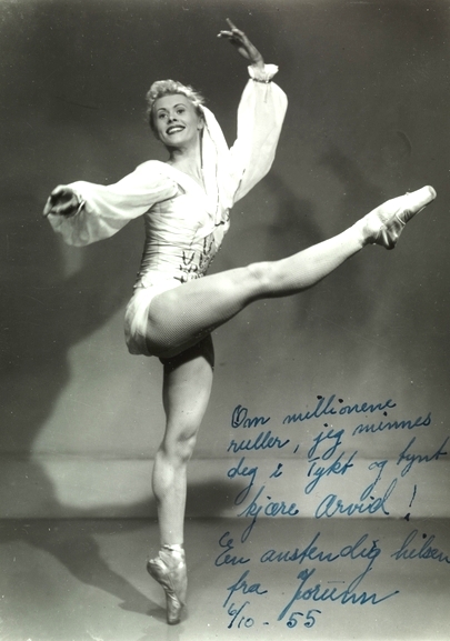 File:Jorunn Kirkenær danser ca 1955.jpg