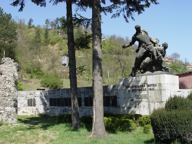 File:Spomenik prijepoljskoj bici.jpg