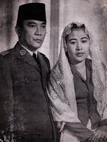 File:Sukarno and Fatmawati.jpg