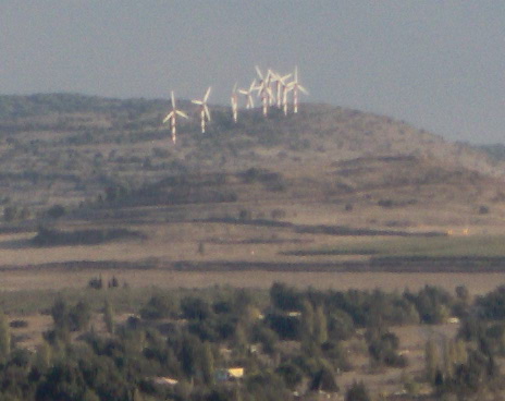 File:Windmillsgolan3.jpg