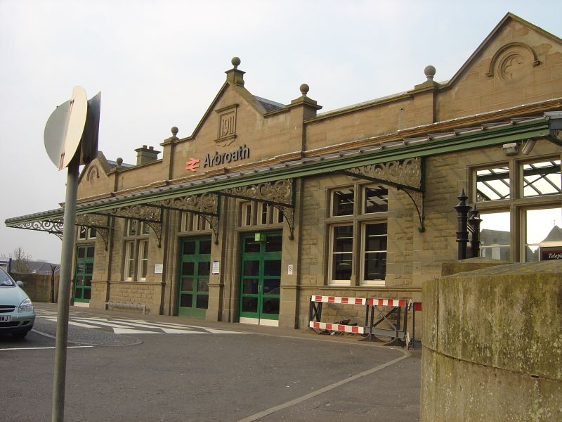 File:Arbroath Station.jpg