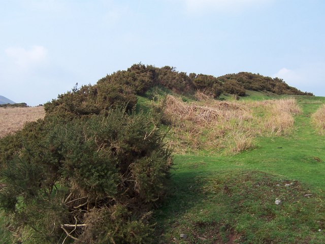 File:Pentwyn Iron Age Hill Fort - geograph.org.uk - 168384.jpg