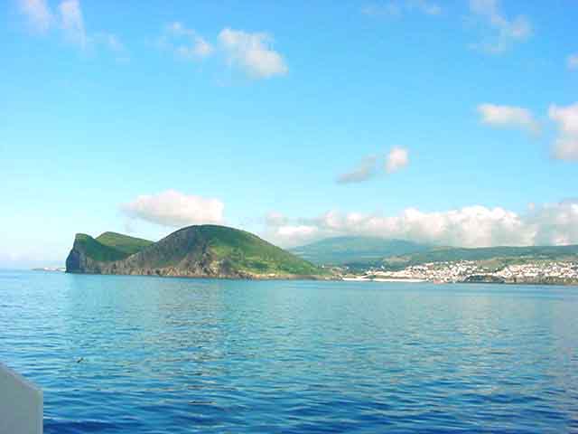 File:Monte Brasil, visto do mar, Ilha Terceira, Açores.jpg