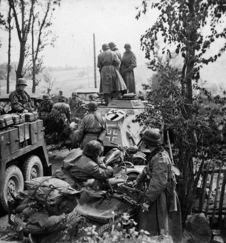 File:Bundesarchiv Bild 101III-Wiegand-117-01, Russland, motorisierte Einheit der SS-Totenkopf-Division.jpg