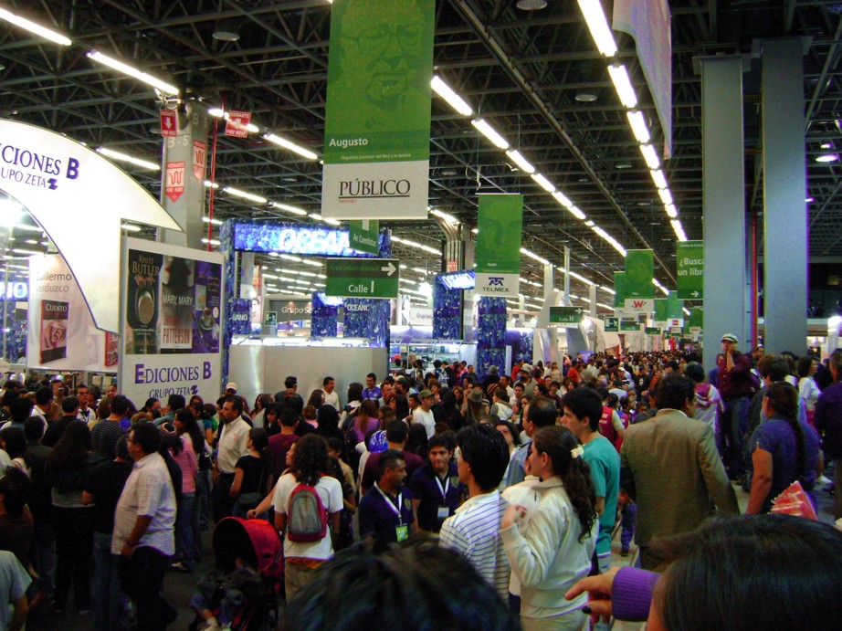File:Penúltimo día de FIL 2008.jpg