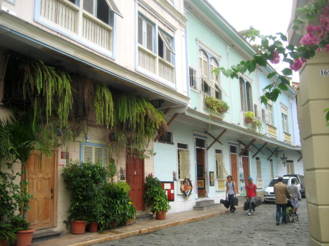 File:Calle Numa Pompilio Llona.JPG