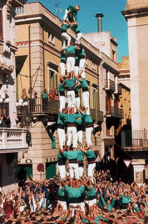 File:1er 4 de 9 net Castellers de Vilafranca.jpg