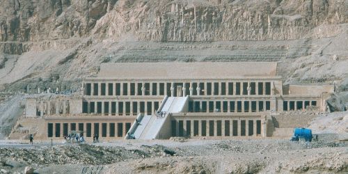 File:Egypt.HatshepsutsTemple.01.jpg