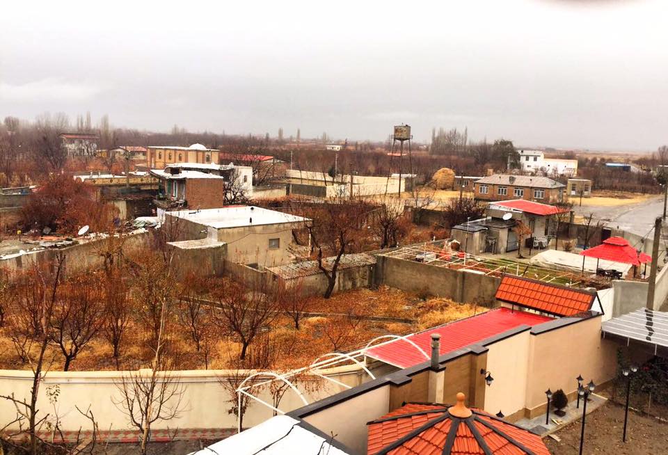 File:Assyrian village of Anhar-e Sofla.jpg