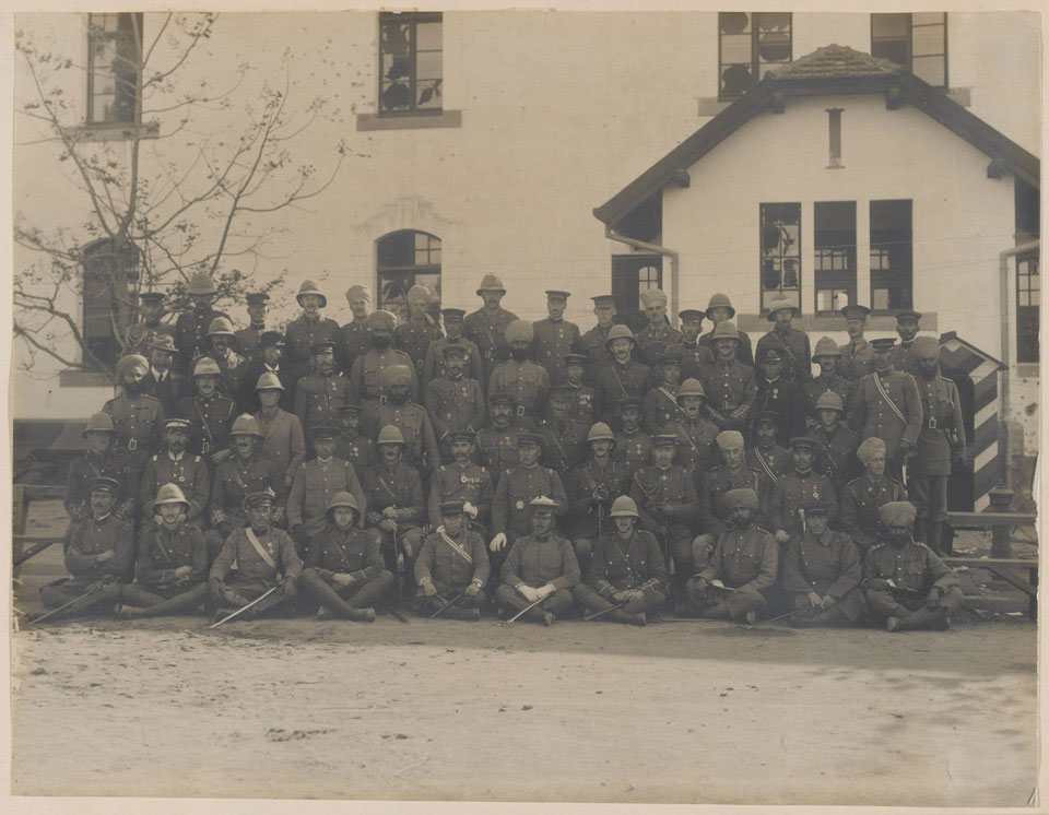 File:British, Indian and Japanese soldiers in Tsingtao (Qingdao), China, 1914.jpg
