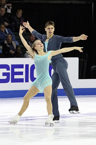 File:Minerva Fabienne Hase, Nolan Seegert - 2018 Skate America - 5.jpg