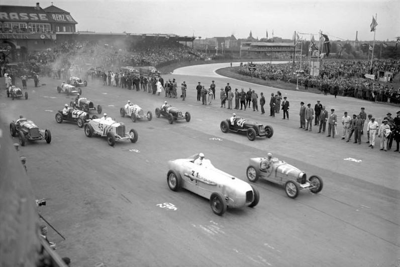 File:Bundesarchiv Bild 102-13505, Berlin, Automobilrennen auf der Avus.jpg