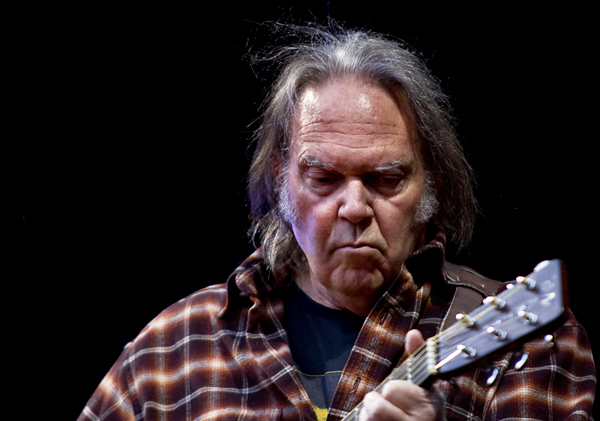 File:Neil Young - Per Ole Hagen.jpg