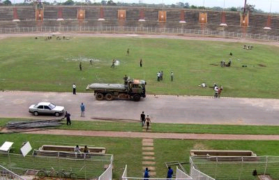 File:Stade de la paix en reconstruction.PNG