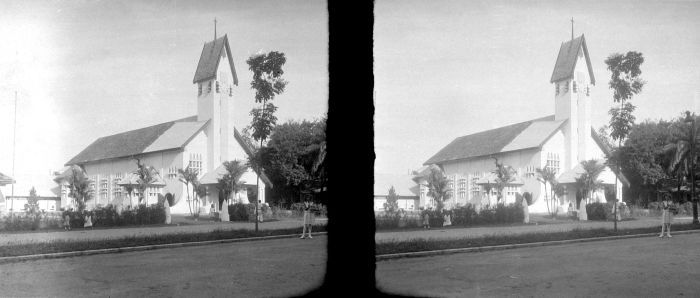 File:COLLECTIE TROPENMUSEUM Rooms-katholieke kerk TMnr 10016570.jpg