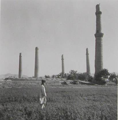 File:CH-NB - Afghanistan, Herat- Musalla-Komplex - Annemarie Schwarzenbach - SLA-Schwarzenbach-A-5-19-173 (cropped2).jpg
