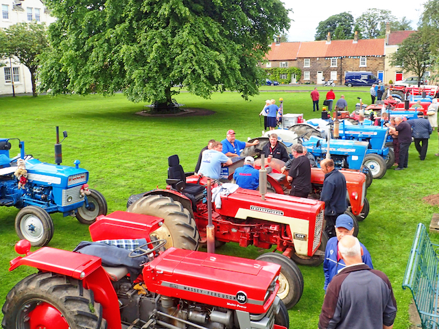 File:Three Coast Charity Tractor Run - geograph.org.uk - 5005475.jpg