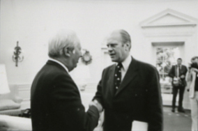 File:Ford A0655 NLGRF photo contact sheet (1974-09-09)(Gerald Ford Library) (cropped).jpg