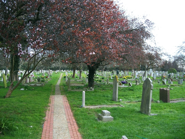 File:St Laurence Churchyard - geograph.org.uk - 375282.jpg
