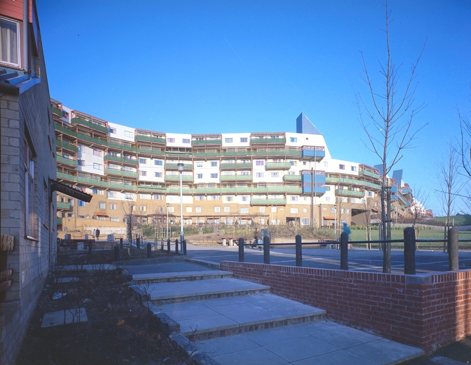 File:Byker Wall, Newcastle upon Tyne (19584205179).jpg