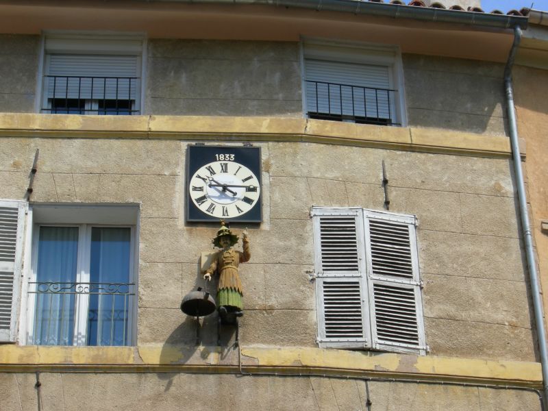 File:Clock-Precheurs-Aix.jpg